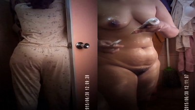 Sexy Housewife Takes A Quick Shower Naked Online